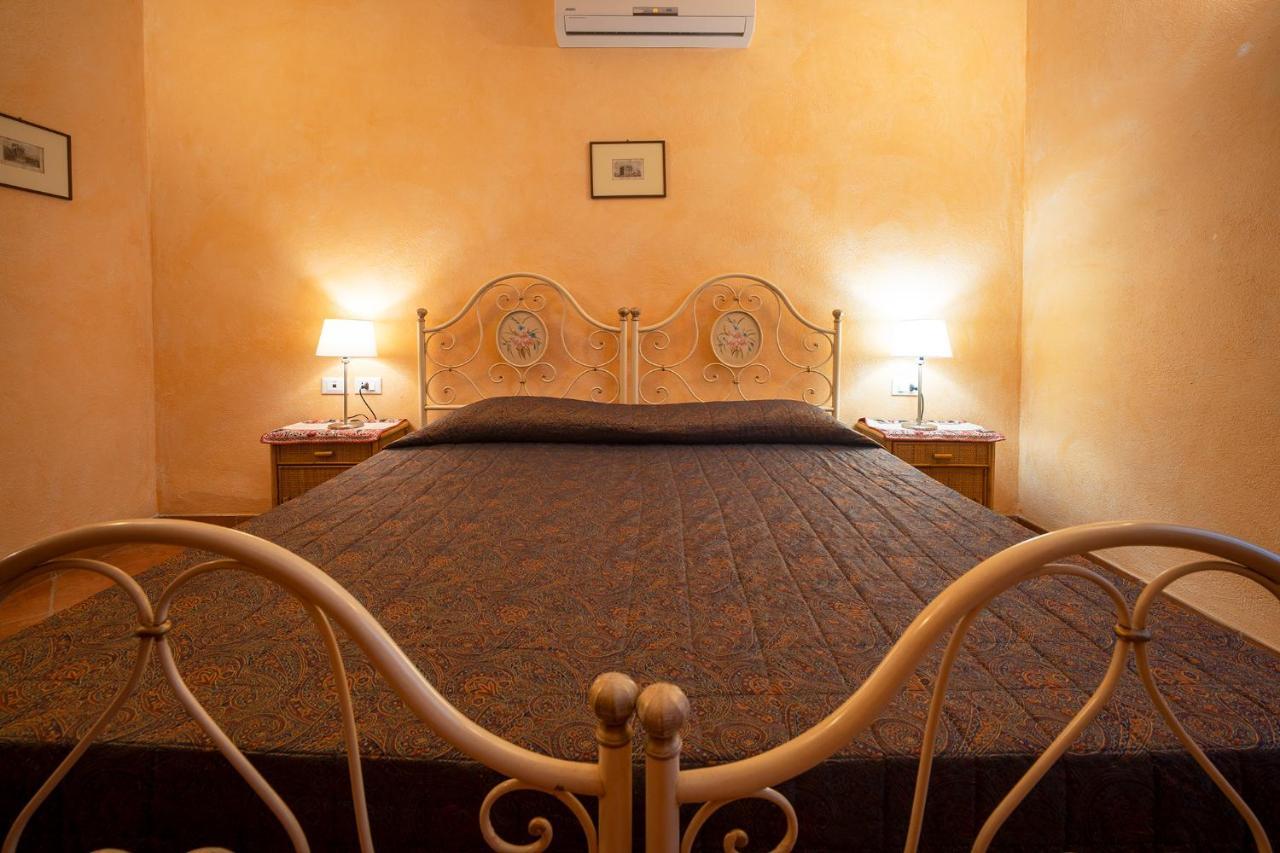 Podere Somboli Guest house *